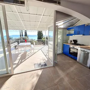 Laurem Apartment