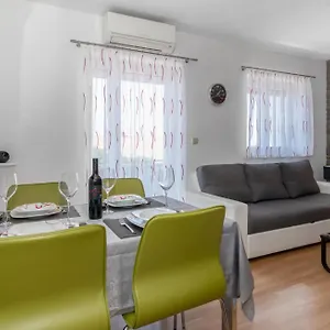 Dario Apartman